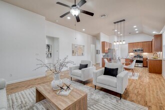 2213 Lookout Range Dr in Leander, TX - Building Photo - Building Photo