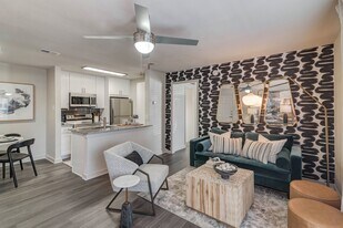 Huntington Glen in Bedford, TX - Building Photo