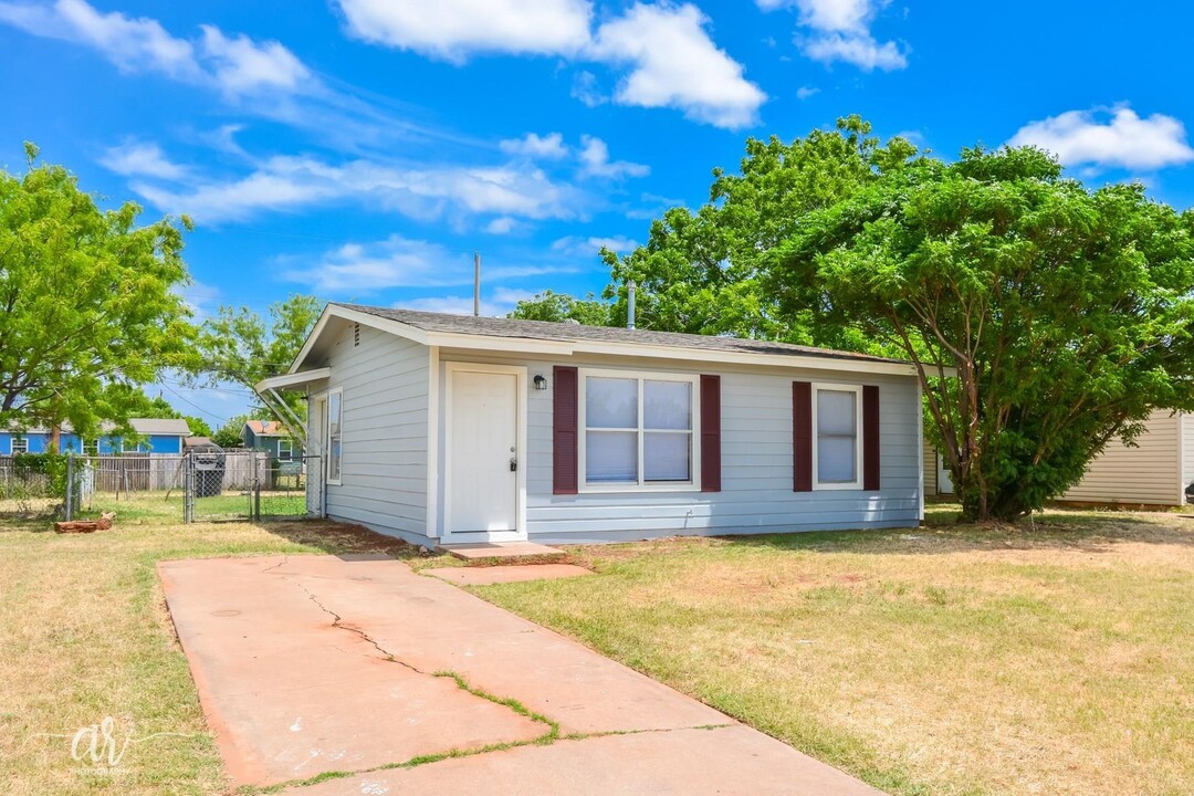 5350 Pueblo Dr in Abilene, TX - Building Photo