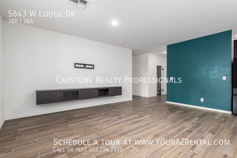 5643 W Ldg Dr in Phoenix, AZ - Building Photo