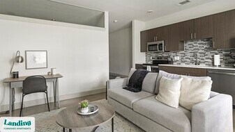 10550 N Central Expy in Dallas, TX - Building Photo