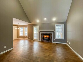 6 Sun Up Ln in Candler, NC - Building Photo - Building Photo