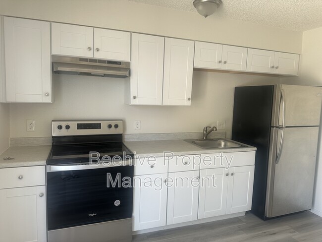 property at 1505 E Monroe St