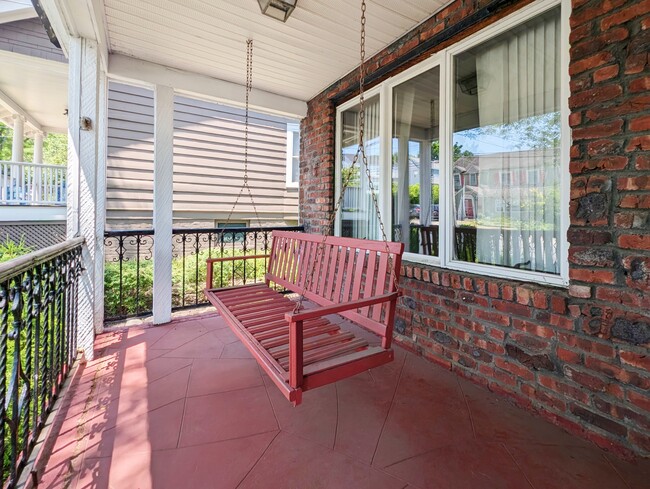 27 Oakdale Ave in Millburn, NJ - Building Photo - Building Photo