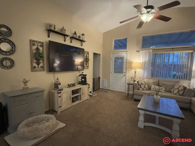 10107 Boone Valley Dr in Bakersfield, CA - Building Photo - Building Photo