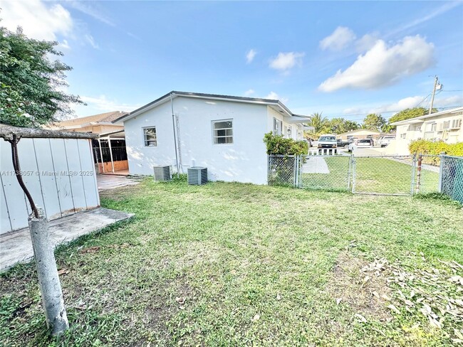 11134 SW 5th St in Miami, FL - Building Photo - Building Photo