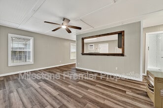 1016 W Crawford St in Denison, TX - Building Photo - Building Photo