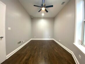 908 W Montrose Ave, Unit 1 in Chicago, IL - Building Photo - Building Photo