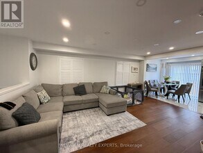 22 Rochefort Dr in Toronto, ON - Building Photo - Building Photo