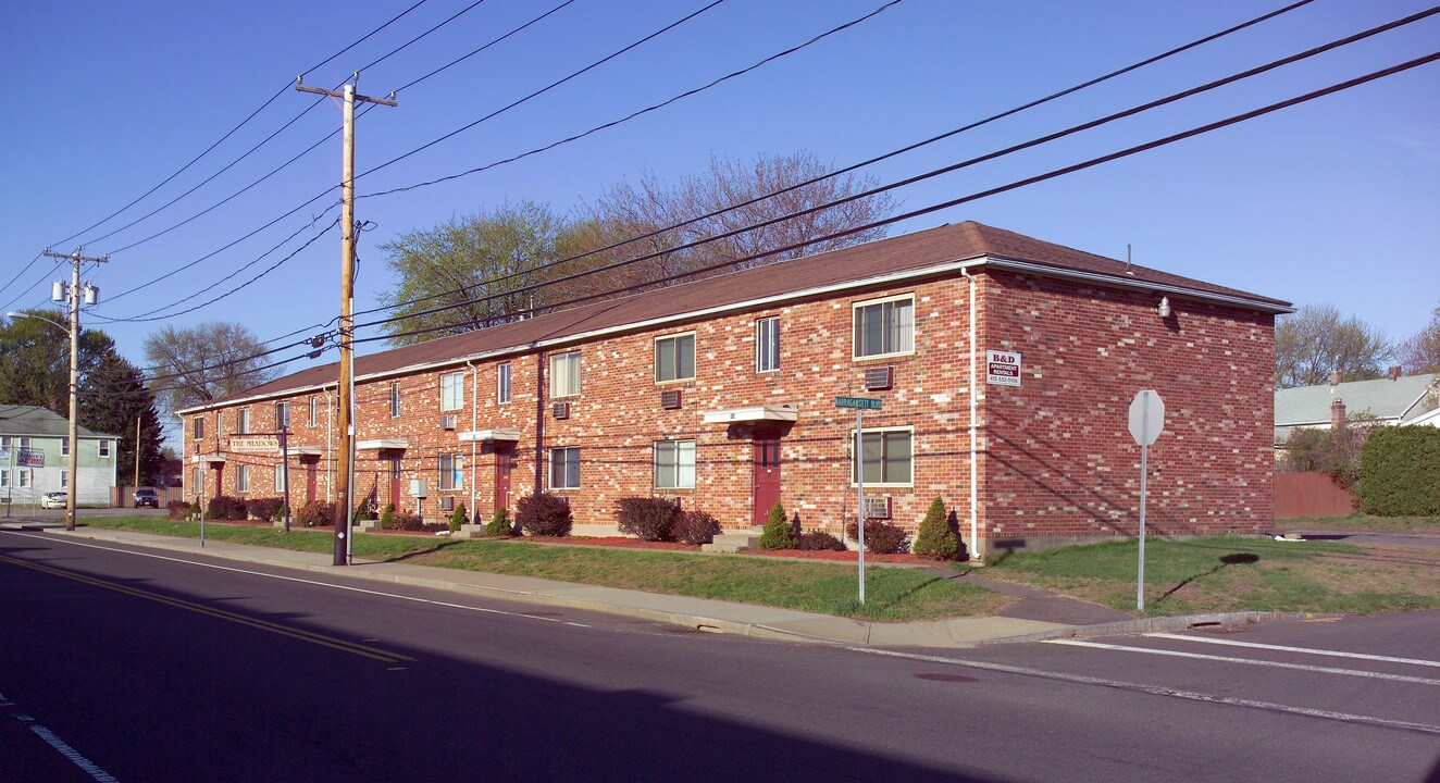 356-366 Meadow St in Chicopee, MA - Foto de edificio