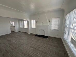 920 Spence St in Los Angeles, CA - Building Photo - Building Photo