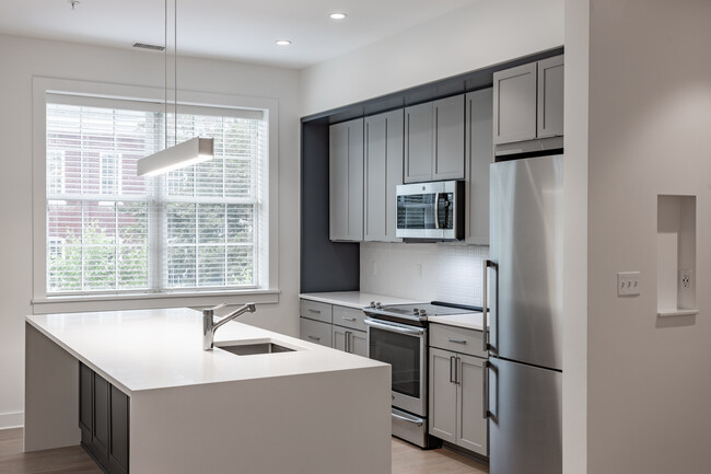 35th Street Residences in Washington, DC - Building Photo - Interior Photo