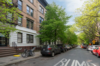 122 Sterling Pl in Brooklyn, NY - Foto de edificio - Building Photo