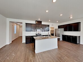 1525 Golden Hour Ave in North Las Vegas, NV - Building Photo - Building Photo