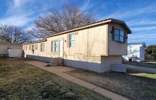 6801 19th St in Lubbock, TX - Building Photo