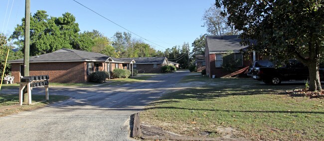 203 W Hugh St in North Augusta, SC - Building Photo - Building Photo