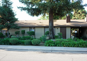 160 W 9th St in Clovis, CA - Foto de edificio - Building Photo