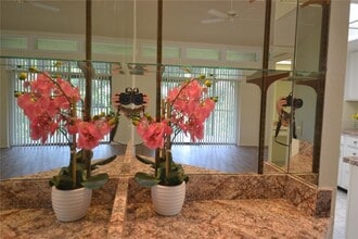 226 Woodlake Wynde in Oldsmar, FL - Building Photo - Building Photo