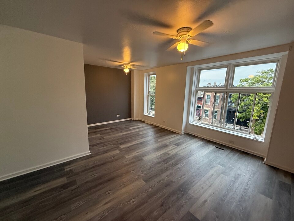 901 W 19th St, Unit 3rd Floor in Chicago, IL - Building Photo