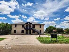 1420 Juarez Ave in Laredo, TX - Building Photo - Building Photo