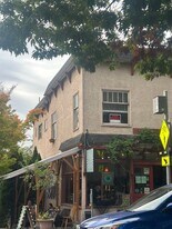 2123 N 40th St in Seattle, WA - Building Photo