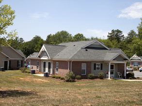 Kensington Garden Apartments in Shelby, NC - Building Photo - Building Photo