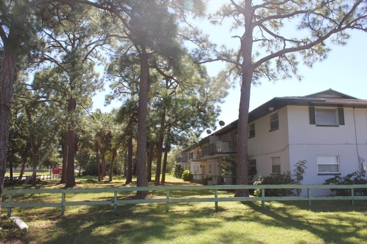 2901 Avenue D in Fort Pierce, FL - Foto de edificio