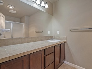 5310 SE Redberry Pl in Hillsboro, OR - Foto de edificio - Building Photo