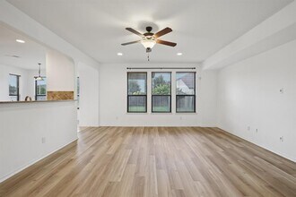 1001 Lily Pad Ln in Leander, TX - Building Photo - Building Photo