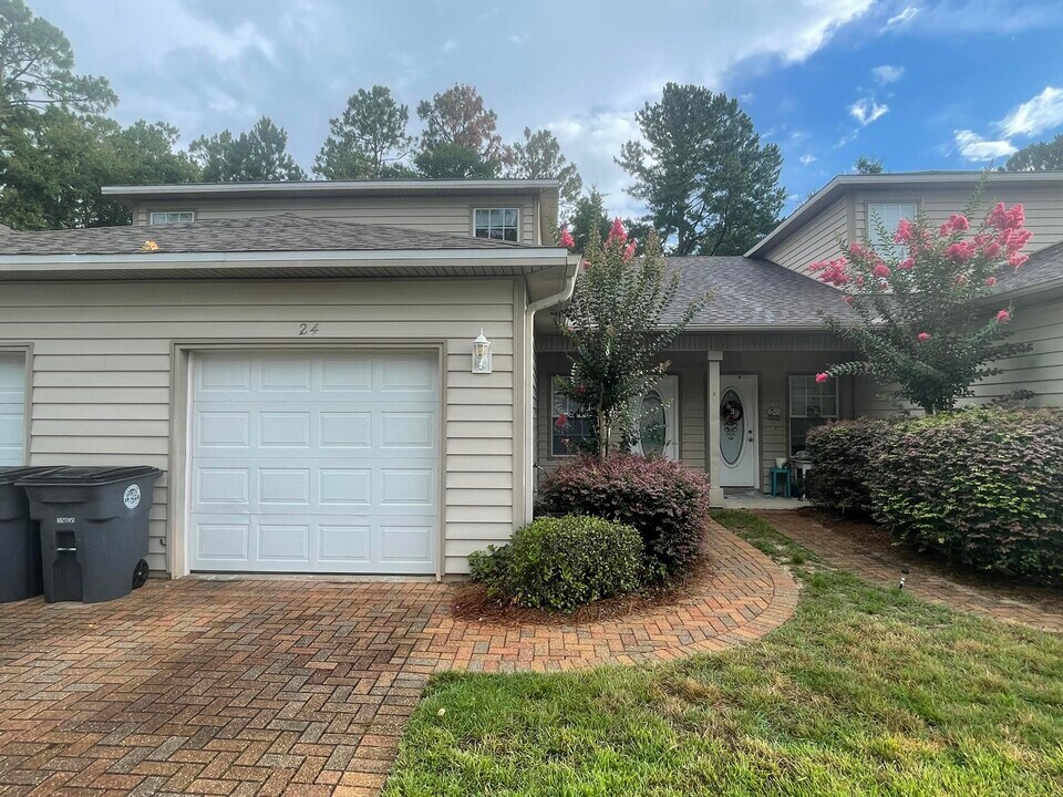 24 Trevor Dr in Valparaiso, FL - Building Photo