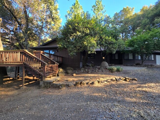 6297 Silver Ridge Ln