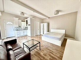 1535 Livonia Ave, Unit 0 in Los Angeles, CA - Building Photo