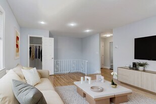 Grove Gardens in Freeport, NY - Building Photo