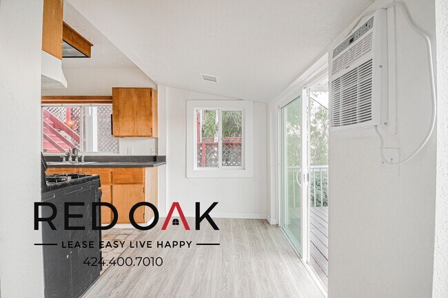 476 1/2 Crane Blvd in Los Angeles, CA - Building Photo - Building Photo