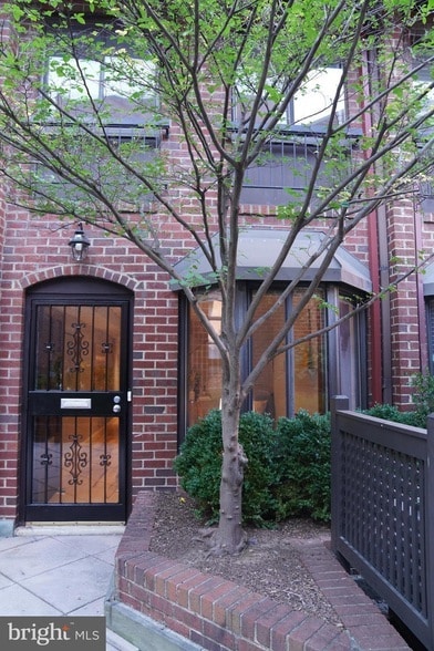 property at 1034 Paper Mill Ct