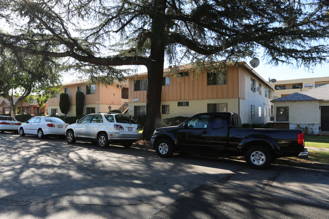 1122 E Doran St in Glendale, CA - Building Photo - Building Photo