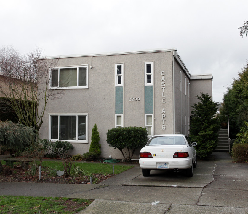 Castle Apartments in Seattle, WA - Building Photo