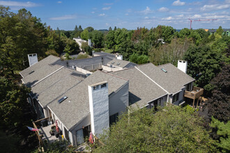 Runnymeade Farms Condos in Newtown Square, PA - Building Photo - Building Photo