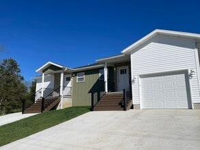 10 C St in Kimberling City, MO - Building Photo - Building Photo