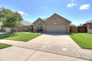 7806 Lands End Dr in Corpus Christi, TX - Building Photo