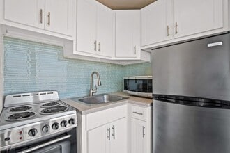 Marina Tower in Marina Del Rey, CA - Building Photo - Building Photo