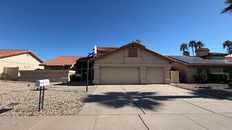 17407 N 56th Pl in Scottsdale, AZ - Building Photo