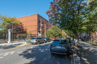 Carmen Vasquez Senior Housing in New York, NY - Foto de edificio - Building Photo