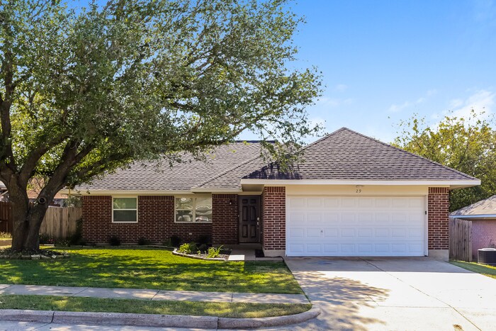29 Vermont Ave in Midlothian, TX - Foto de edificio