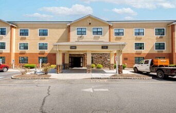 Furnished Studio-Ramsey - Upper Saddle River in Ramsey, NJ - Foto de edificio - Building Photo
