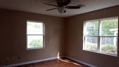 2030 W Arrowhead Dr in Stillwater, OK - Building Photo - Building Photo