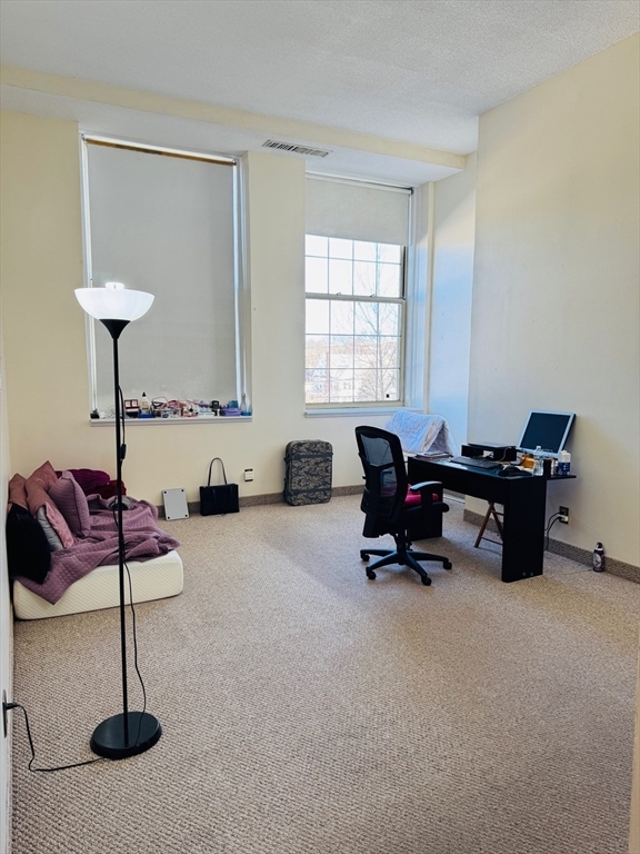64 Forest St, Unit #235 in Medford, MA - Building Photo - Building Photo