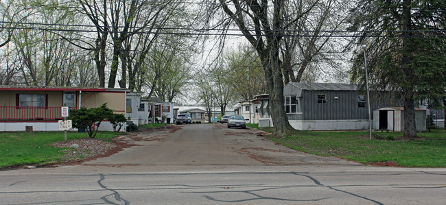 A & R Reck Mobile Home Park in Tipp City, OH - Foto de edificio - Building Photo