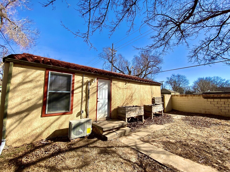 2308 Akron Ave in Lubbock, TX - Building Photo