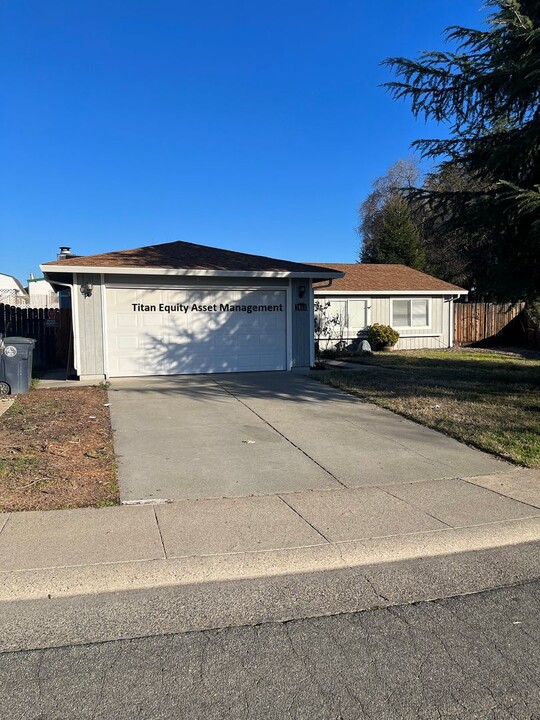 7032 Cloverleaf Way in Citrus Heights, CA - Building Photo